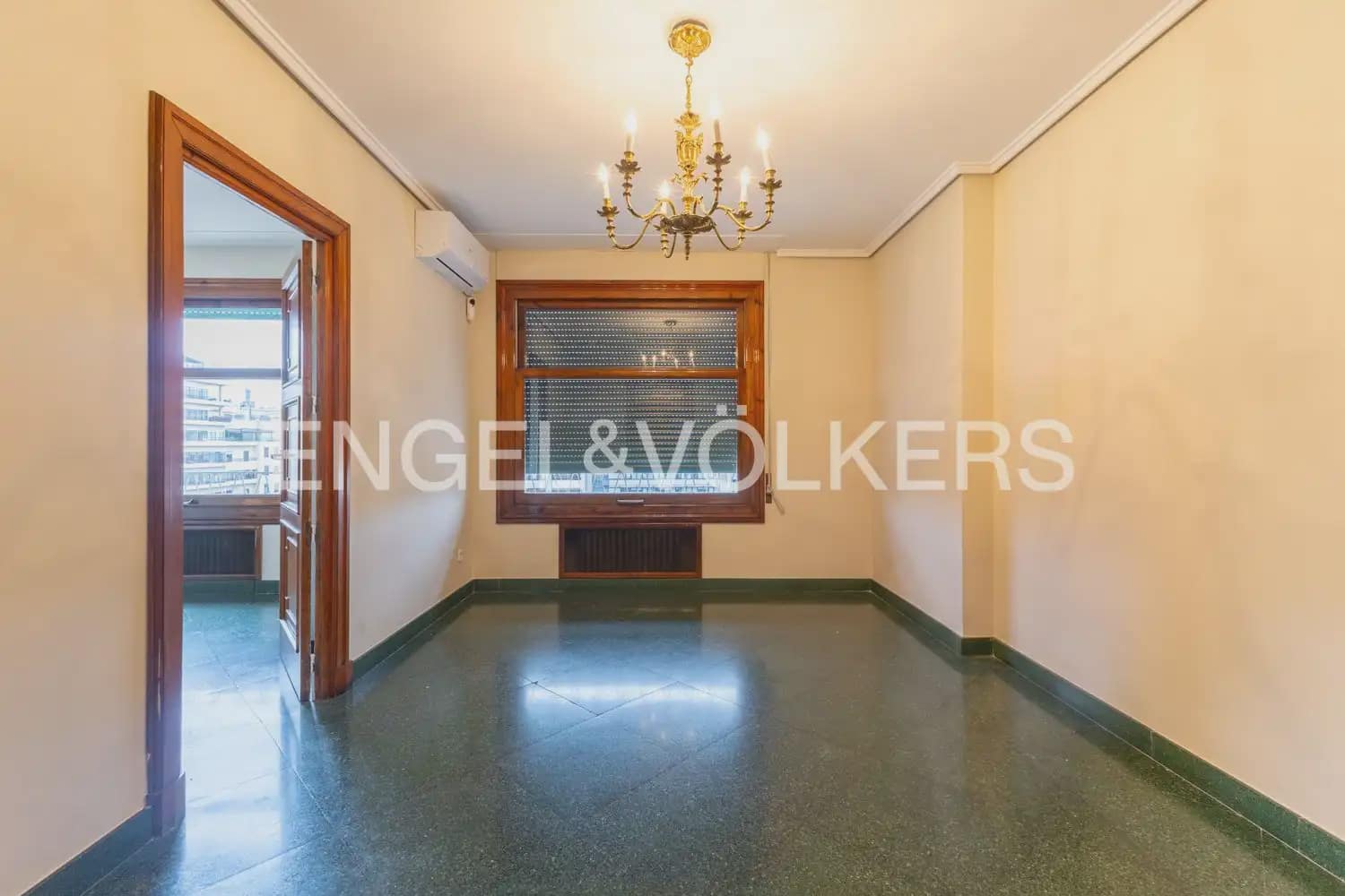 6 Zimmer Wohnung zu vermieten in Valencia Stadt - 4.300 € (Ref: 9897764)