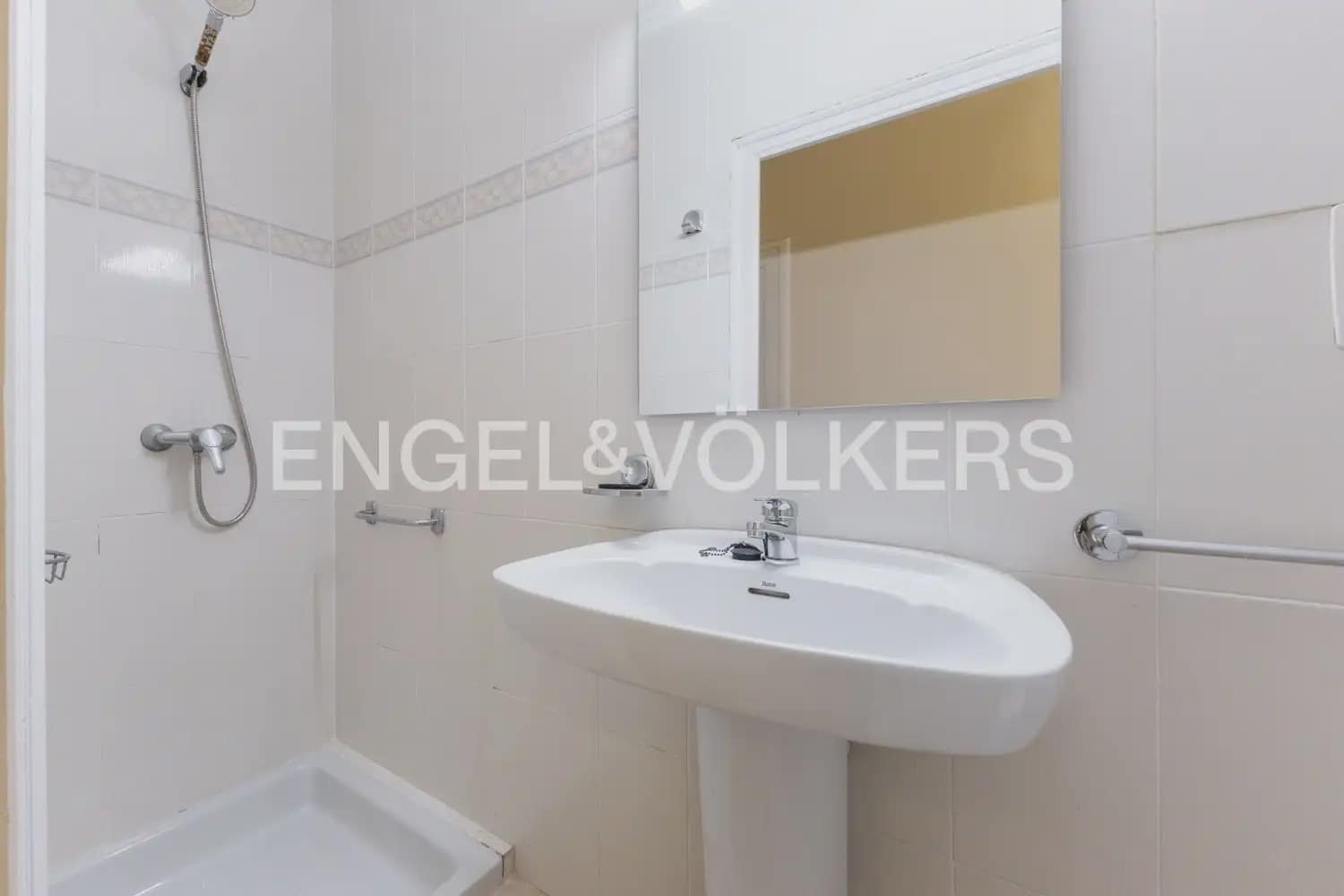 6 Zimmer Wohnung zu vermieten in Valencia Stadt - 4.300 € (Ref: 9897764)