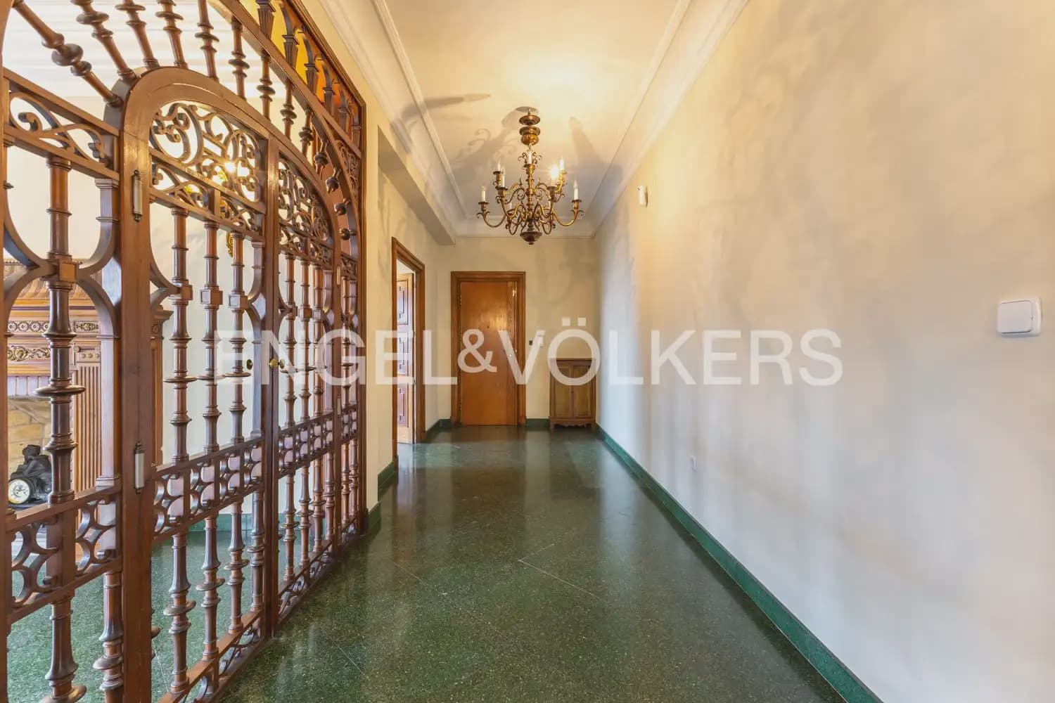 6 Zimmer Wohnung zu vermieten in Valencia Stadt - 4.300 € (Ref: 9897764)