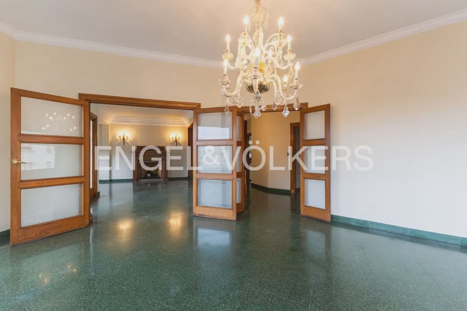 6 Zimmer Wohnung zu vermieten in Valencia Stadt - 4.300 € (Ref: 9897764)