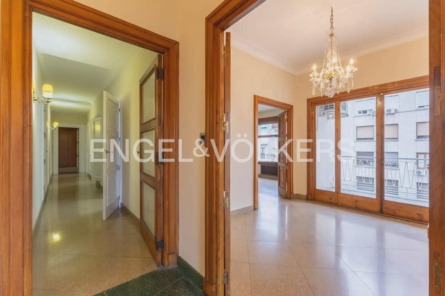 6 Zimmer Wohnung zu vermieten in Valencia Stadt - 4.300 € (Ref: 9897764)