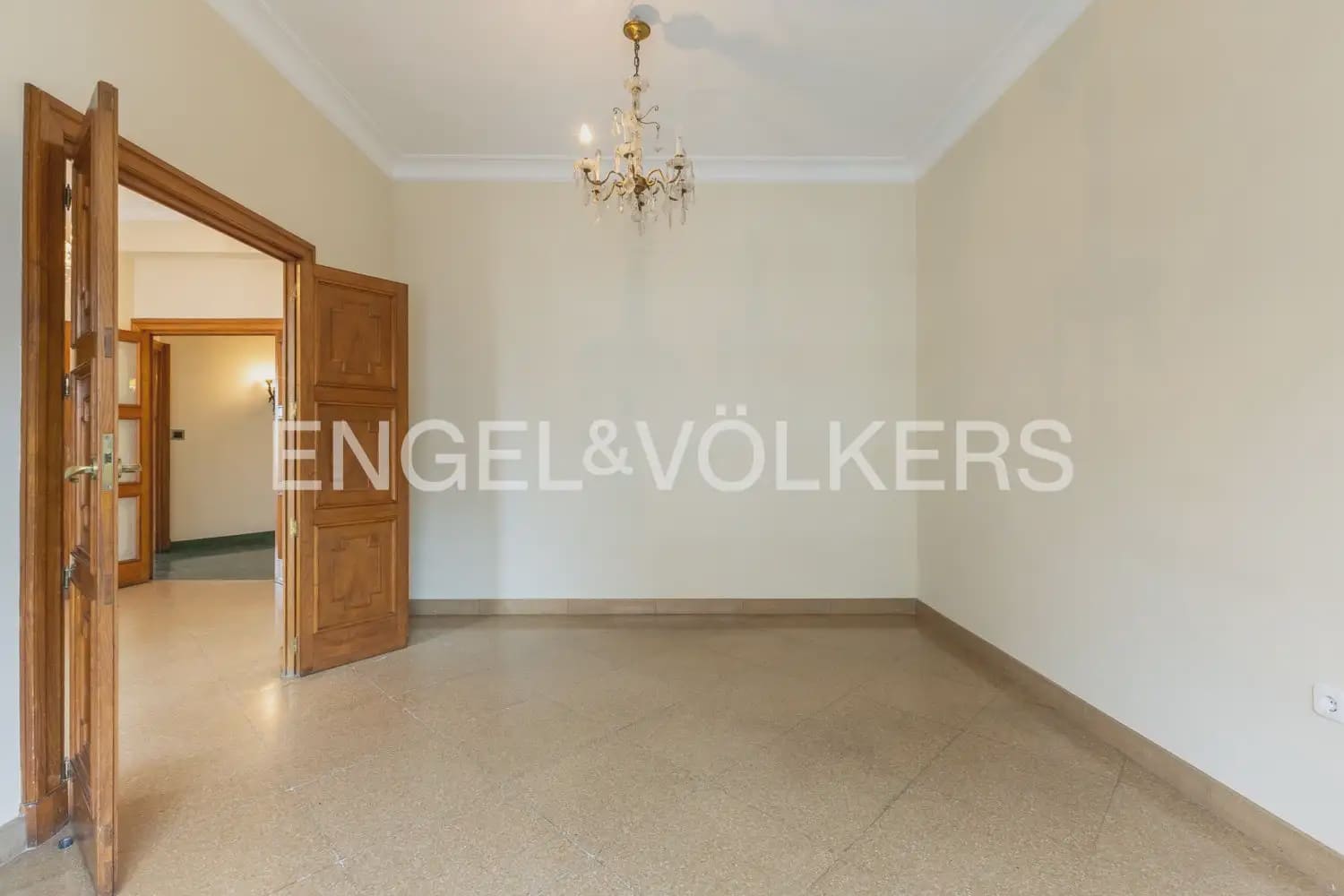 6 Zimmer Wohnung zu vermieten in Valencia Stadt - 4.300 € (Ref: 9897764)