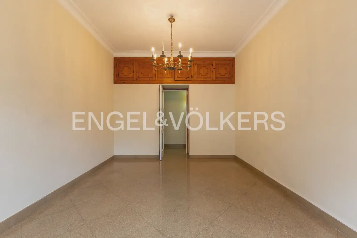 6 Zimmer Wohnung zu vermieten in Valencia Stadt - 4.300 € (Ref: 9897764)