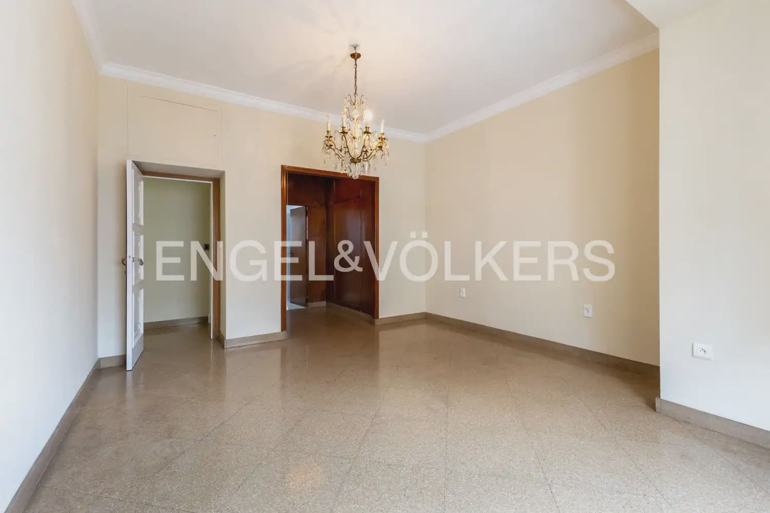 6 Zimmer Wohnung zu vermieten in Valencia Stadt - 4.300 € (Ref: 9897764)