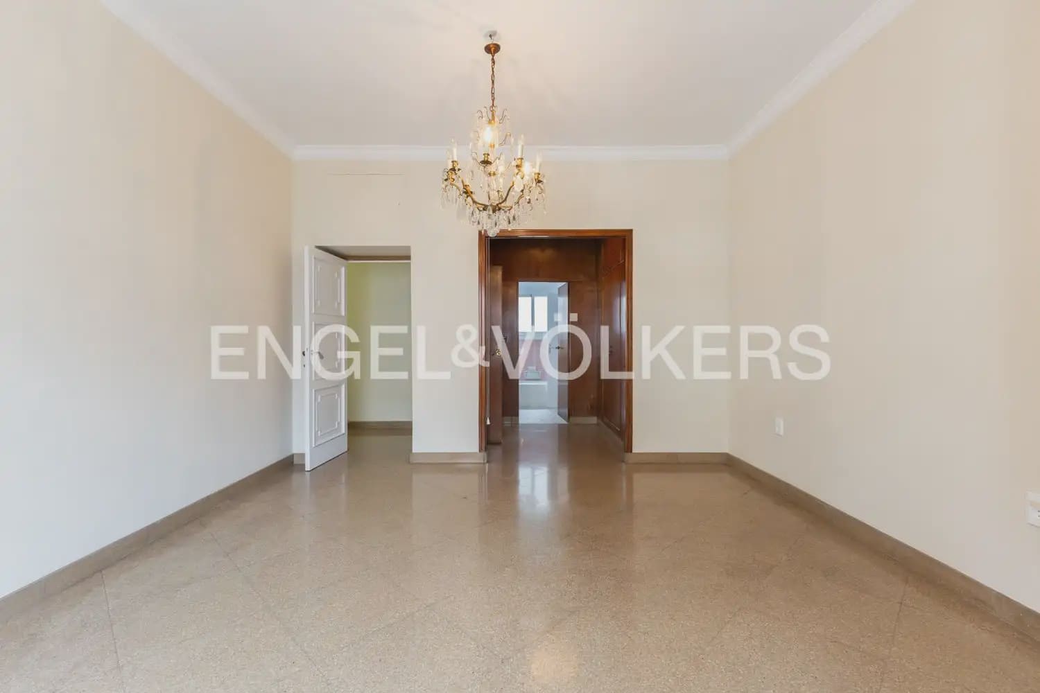 6 Zimmer Wohnung zu vermieten in Valencia Stadt - 4.300 € (Ref: 9897764)