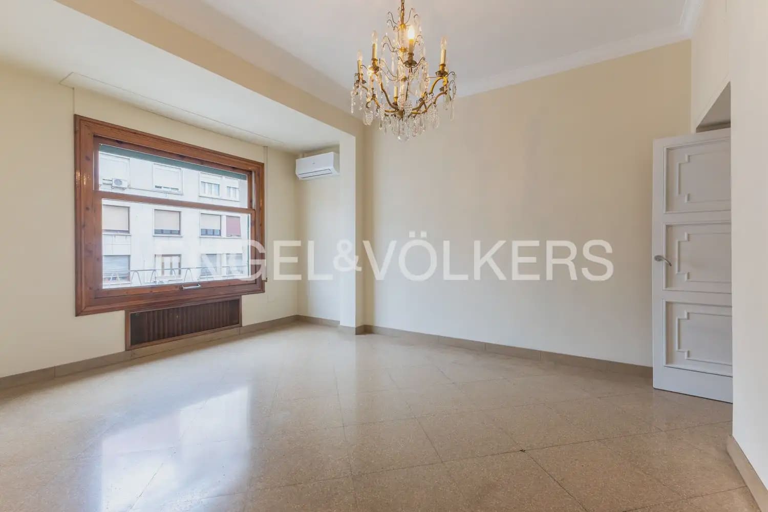 6 Zimmer Wohnung zu vermieten in Valencia Stadt - 4.300 € (Ref: 9897764)