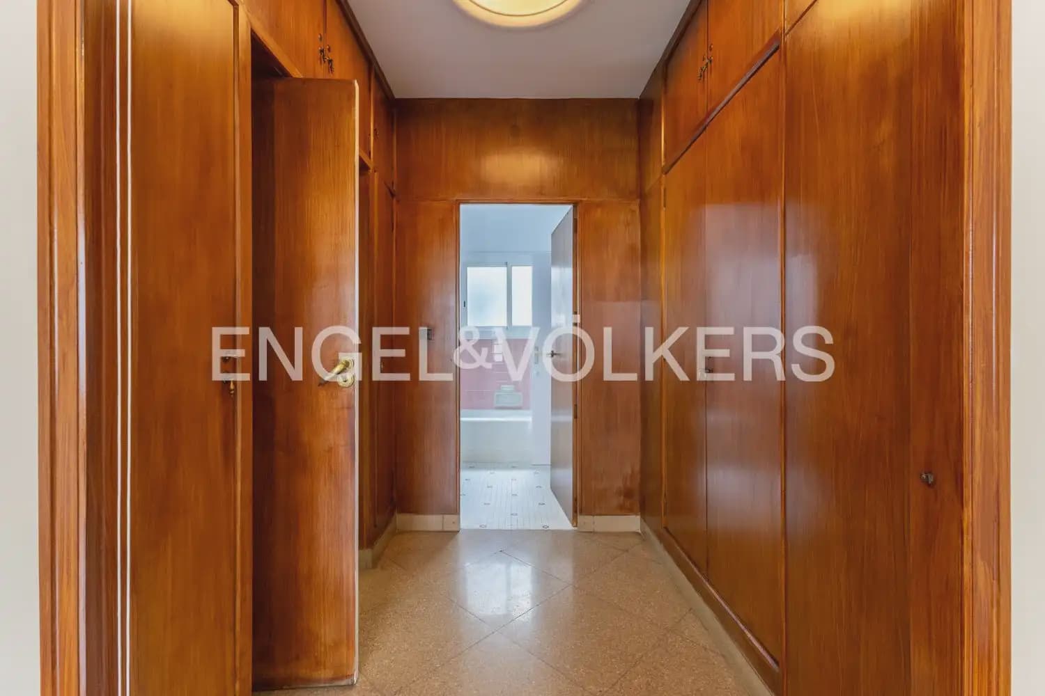 6 Zimmer Wohnung zu vermieten in Valencia Stadt - 4.300 € (Ref: 9897764)