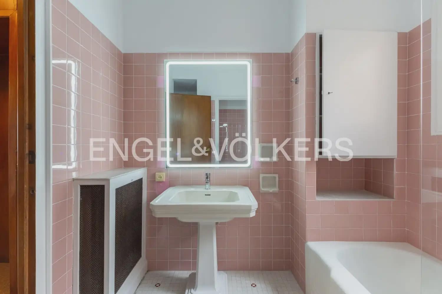 6 Zimmer Wohnung zu vermieten in Valencia Stadt - 4.300 € (Ref: 9897764)