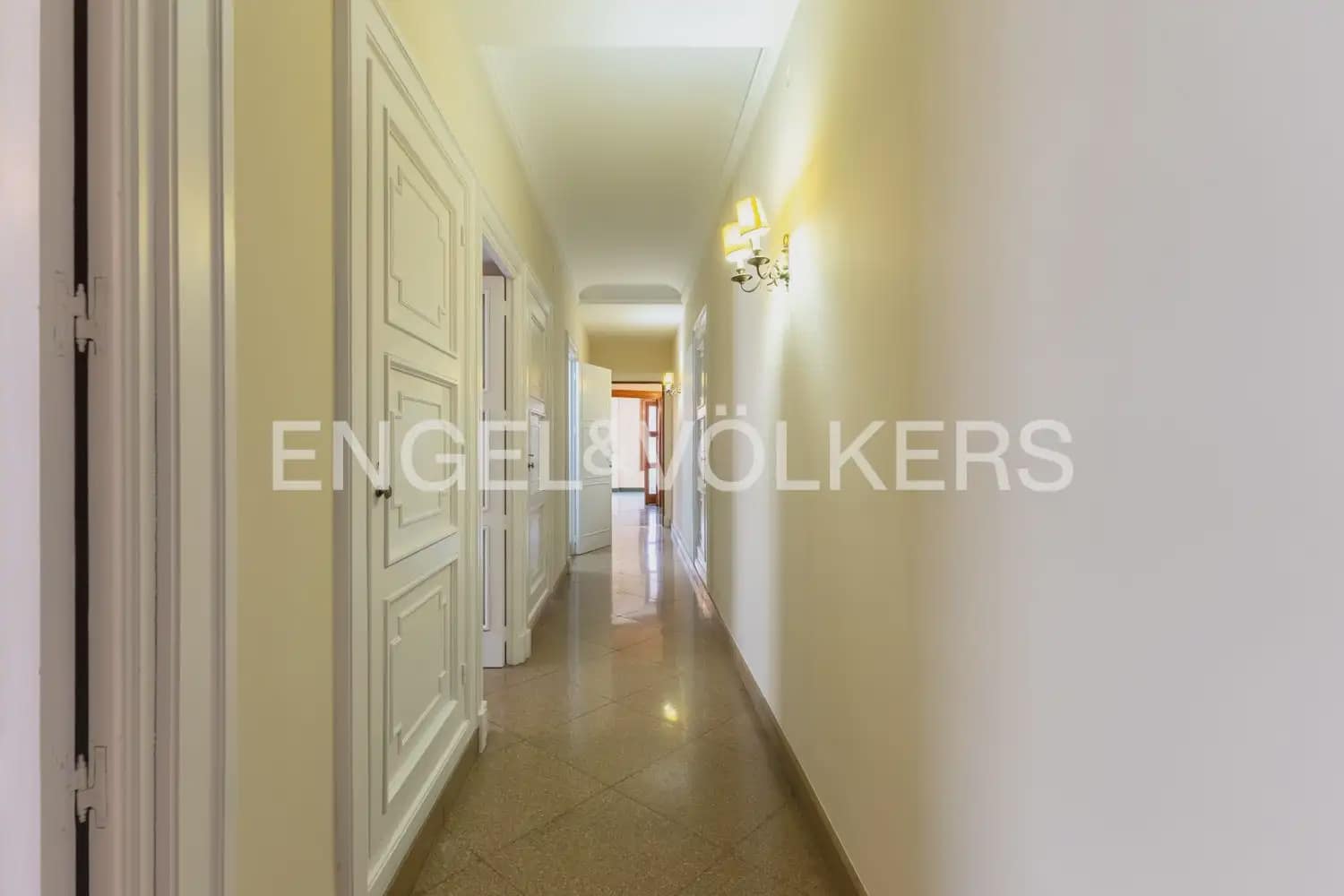 6 Zimmer Wohnung zu vermieten in Valencia Stadt - 4.300 € (Ref: 9897764)