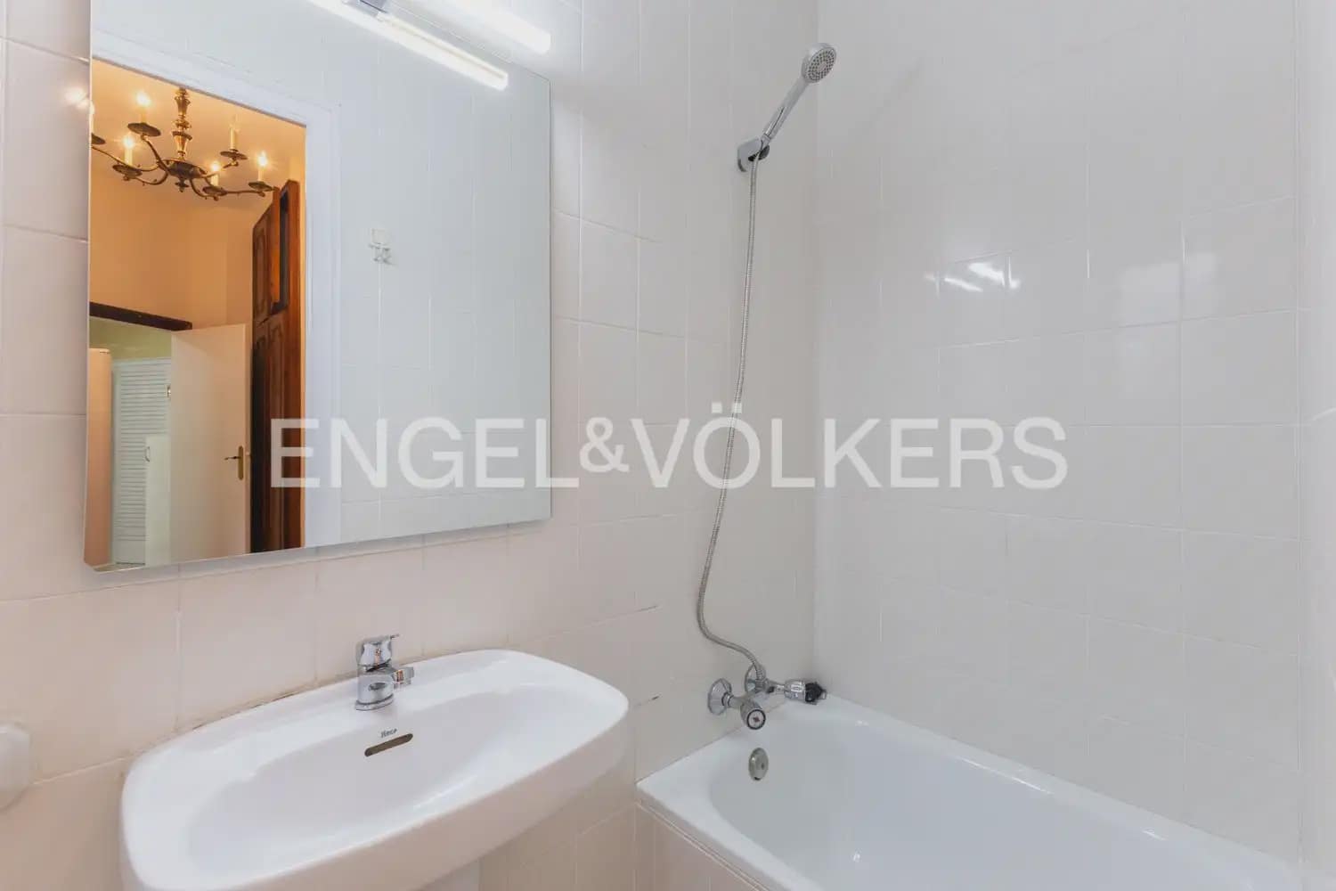 6 Zimmer Wohnung zu vermieten in Valencia Stadt - 4.300 € (Ref: 9897764)