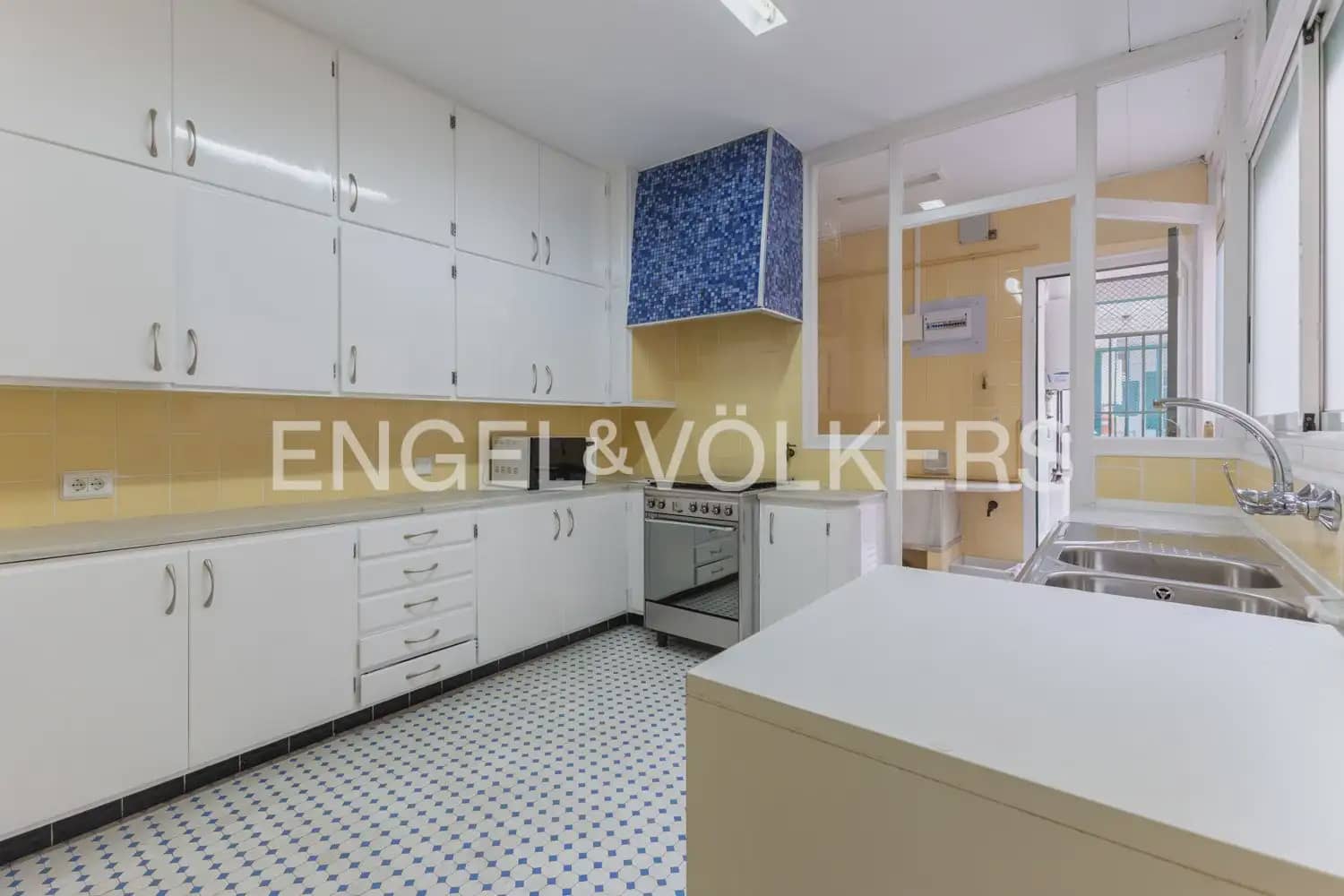 6 Zimmer Wohnung zu vermieten in Valencia Stadt - 4.300 € (Ref: 9897764)