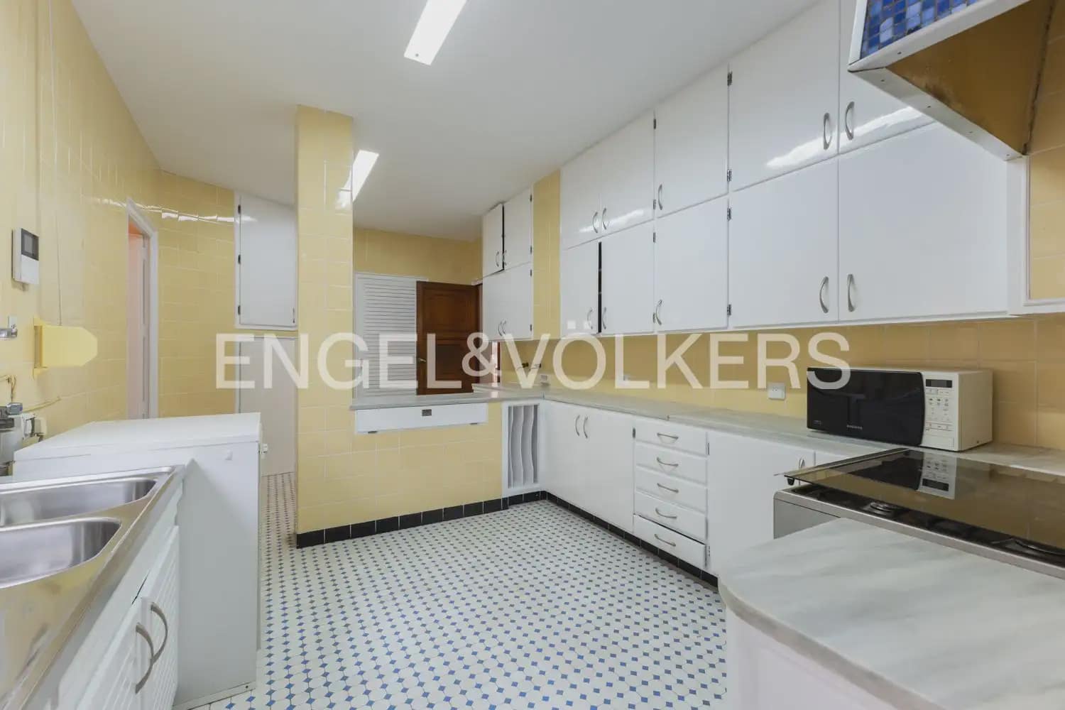 6 Zimmer Wohnung zu vermieten in Valencia Stadt - 4.300 € (Ref: 9897764)