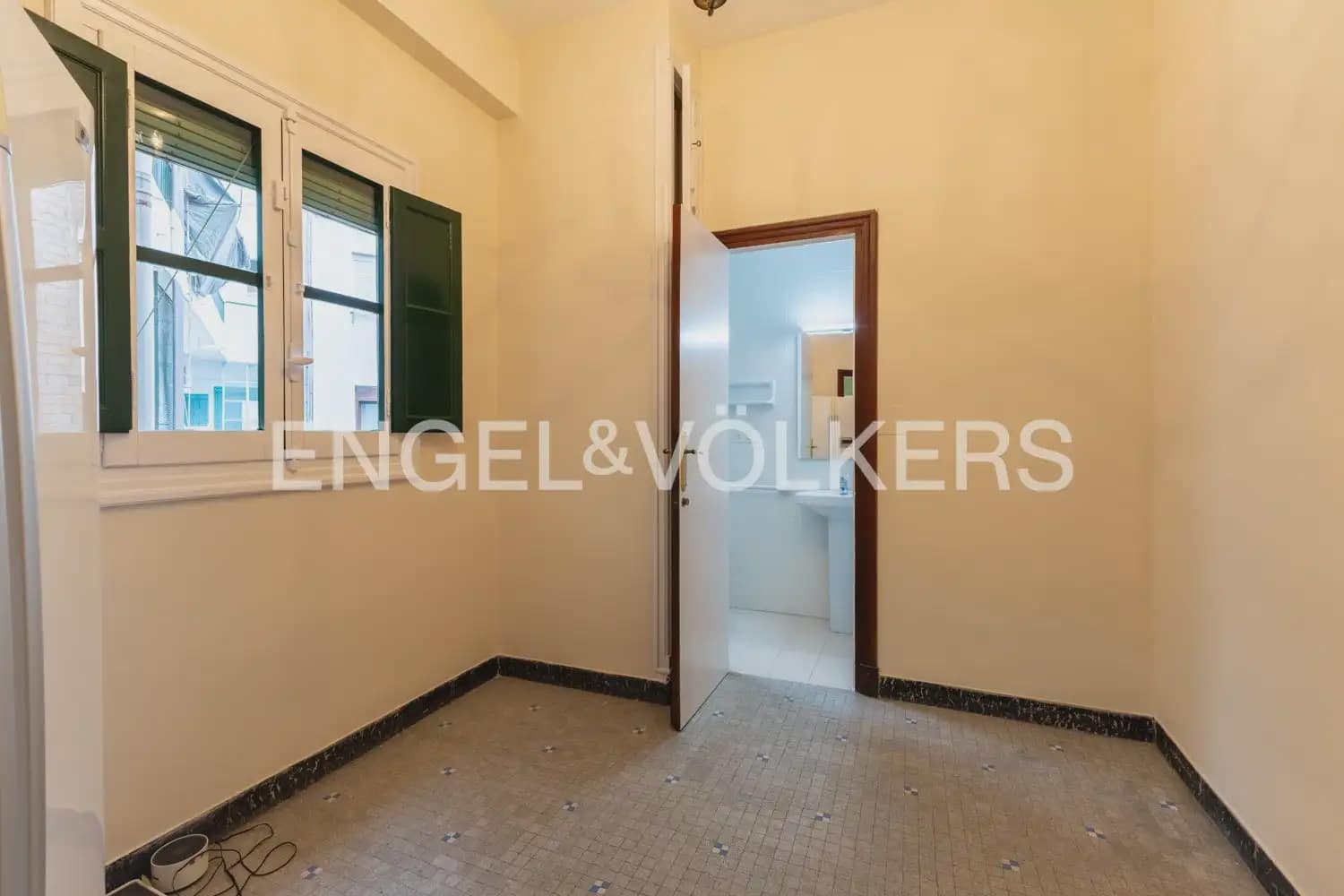 6 Zimmer Wohnung zu vermieten in Valencia Stadt - 4.300 € (Ref: 9897764)