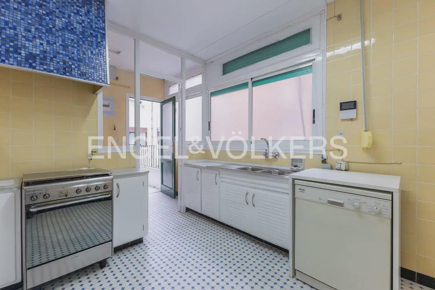 6 Zimmer Wohnung zu vermieten in Valencia Stadt - 4.300 € (Ref: 9897764)
