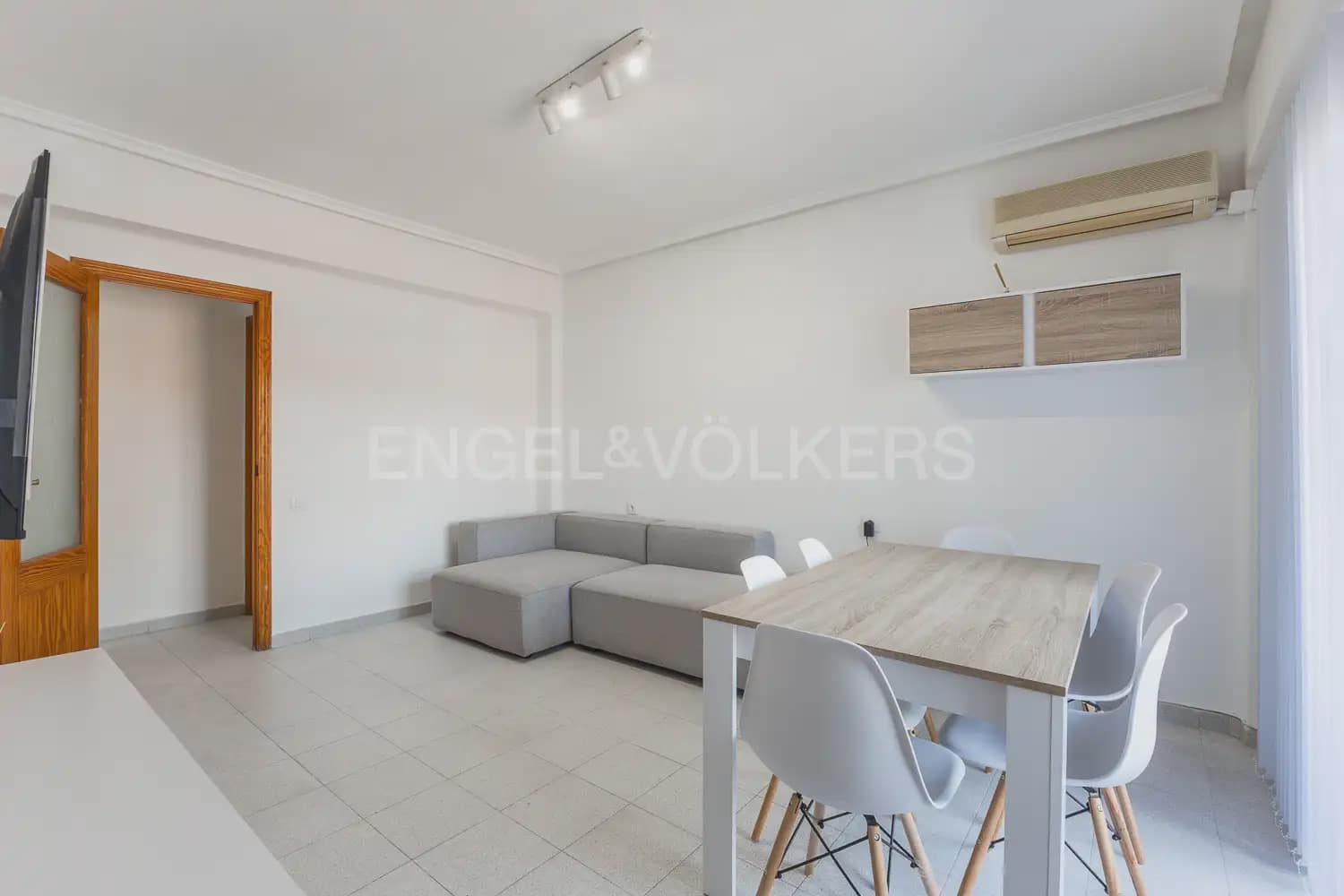 3 slaapkamer Flat te huur in Valencia stad - € 1.400 (Ref: 9897765)