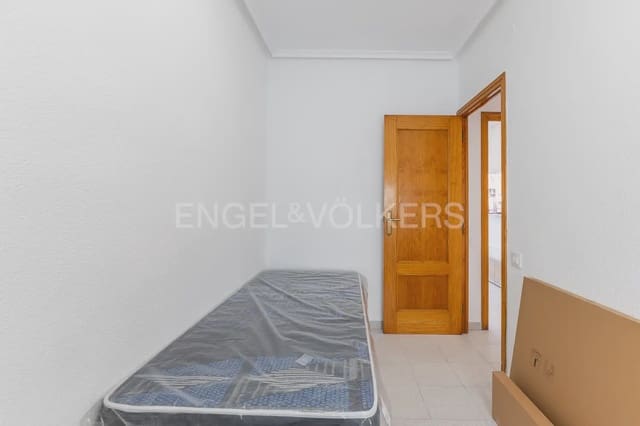 3 sovrum Lägenhet att hyra i L'Amistat, Valencia stad - 1 400 € (Ref: 9897765)