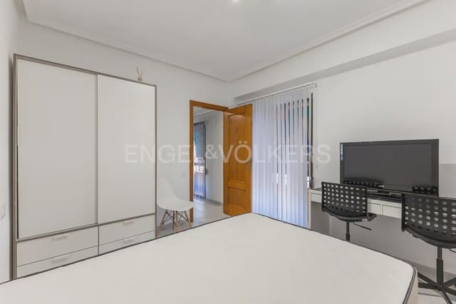 3 sovrum Lägenhet att hyra i L'Amistat, Valencia stad - 1 400 € (Ref: 9897765)