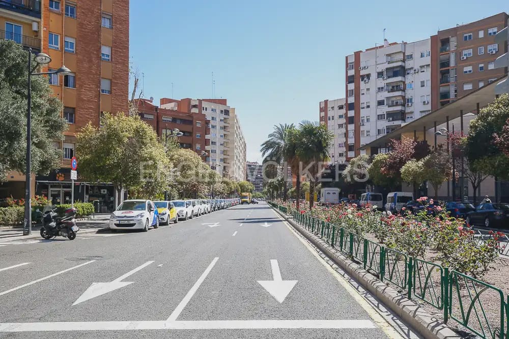 3 slaapkamer Flat te huur in Valencia stad - € 1.400 (Ref: 9897765)