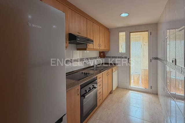 Appartement de 2 chambres à louer à Betero, Valence ville - 1 400 € (Ref: 9897766)
