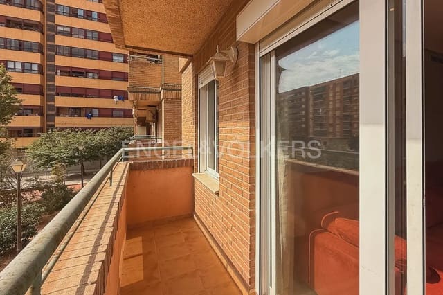 Appartement de 2 chambres à louer à Betero, Valence ville - 1 400 € (Ref: 9897766)