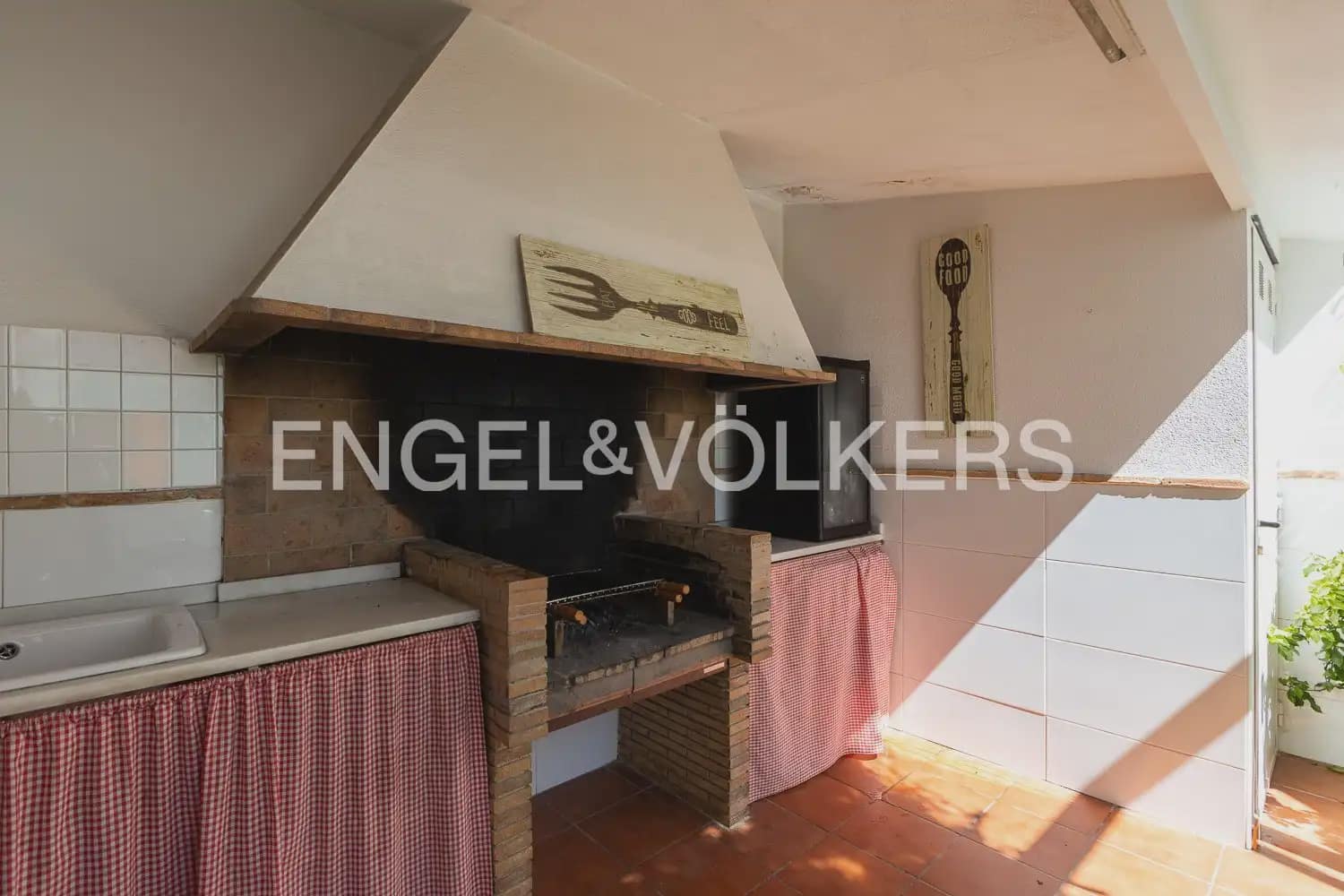 6 Zimmer Wohnung zu verkaufen in Valencia Stadt mit Pool - 990.000 € (Ref: 9897767)