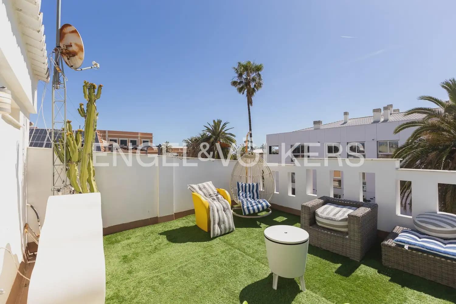 6 Zimmer Wohnung zu verkaufen in Valencia Stadt mit Pool - 990.000 € (Ref: 9897767)