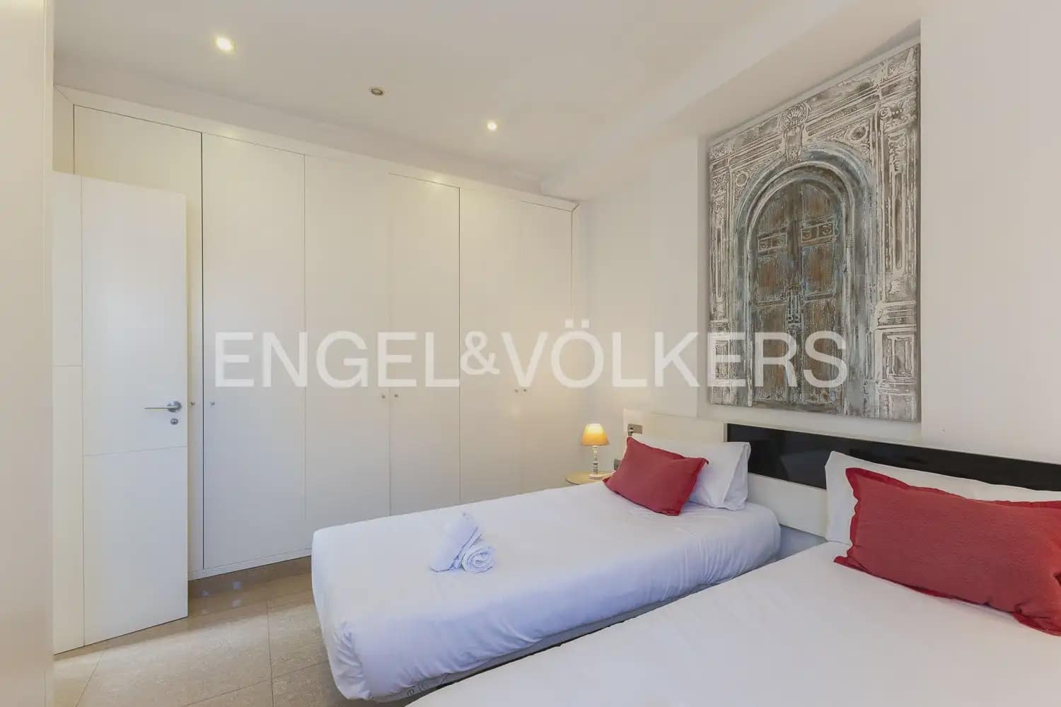 6 Zimmer Wohnung zu verkaufen in Valencia Stadt mit Pool - 990.000 € (Ref: 9897767)