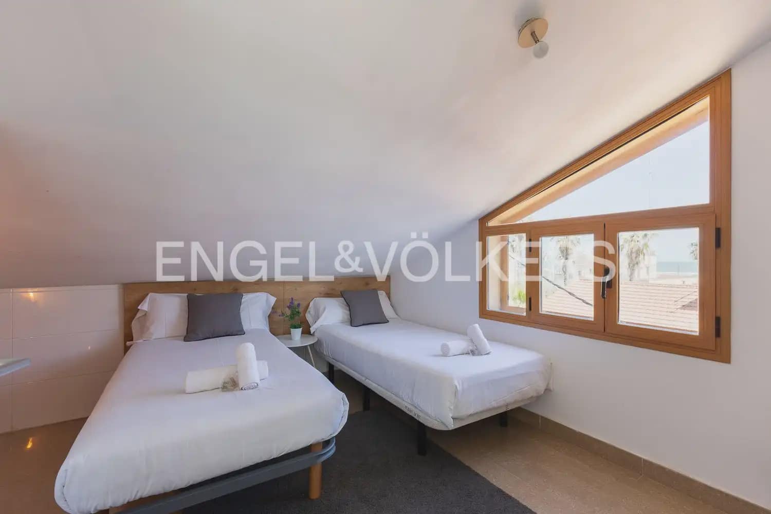 6 Zimmer Wohnung zu verkaufen in Valencia Stadt mit Pool - 990.000 € (Ref: 9897767)