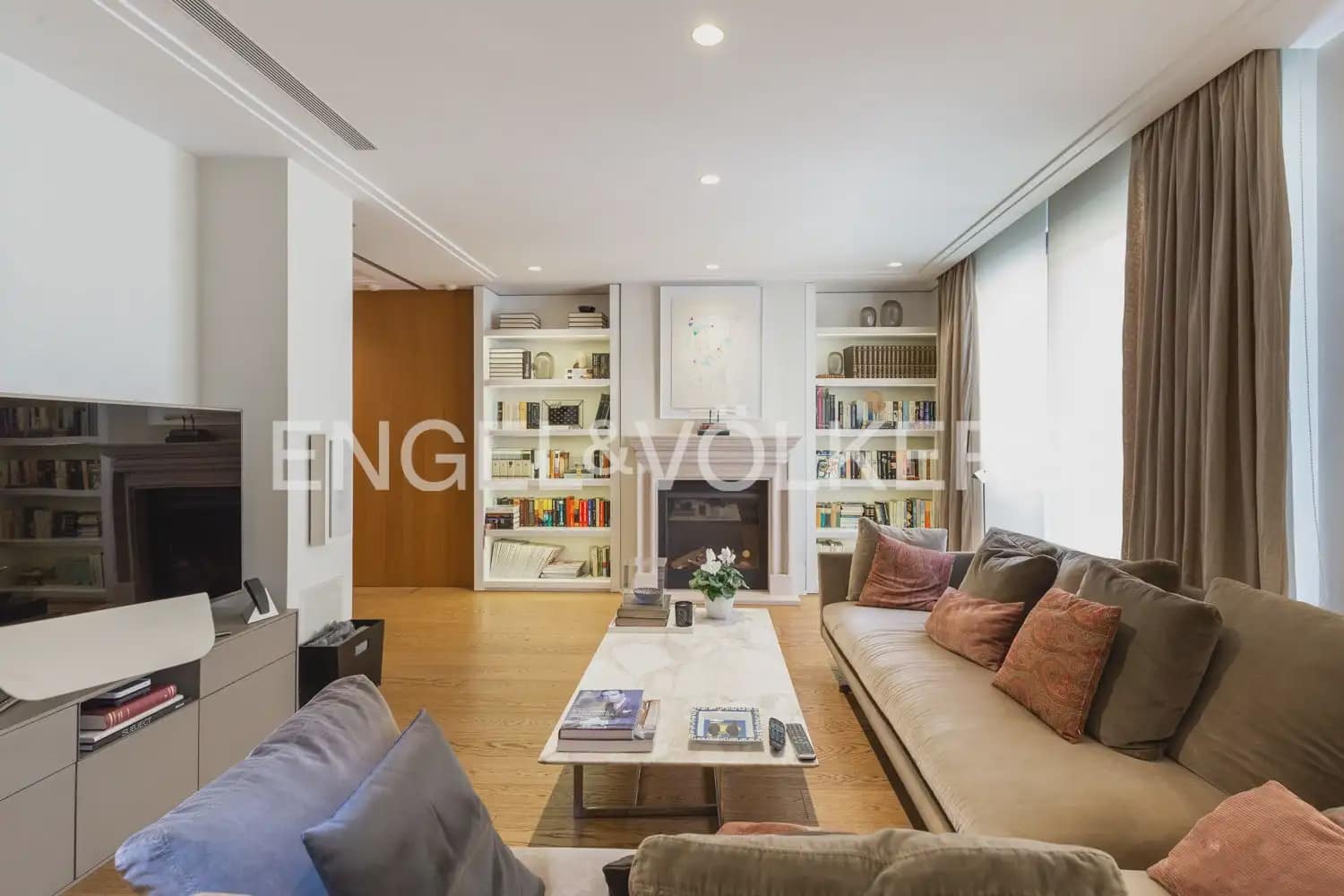 Piso de 4 habitaciones en València ciudad en venta con garaje - 1.290.000 € (Ref: 9897768)