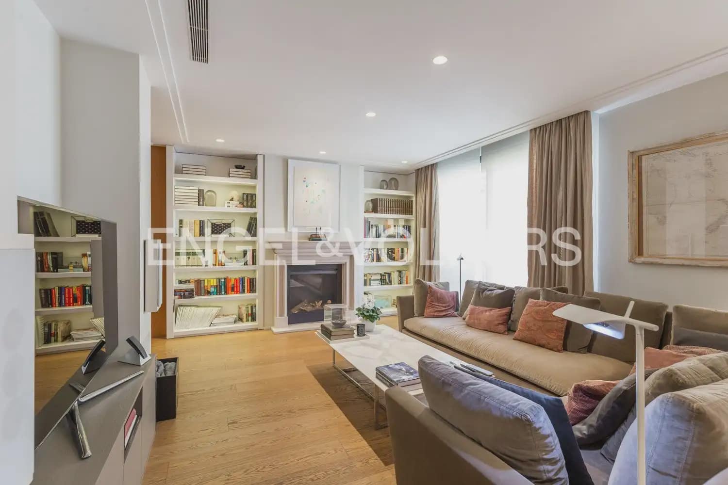 Piso de 4 habitaciones en València ciudad en venta con garaje - 1.290.000 € (Ref: 9897768)