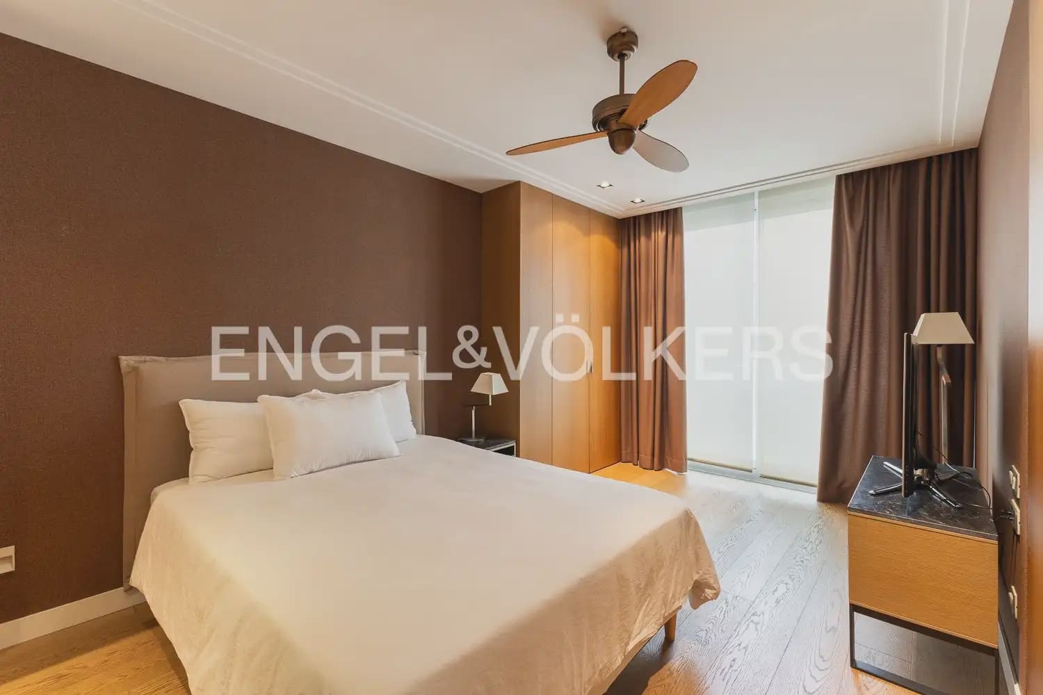Piso de 4 habitaciones en València ciudad en venta con garaje - 1.290.000 € (Ref: 9897768)