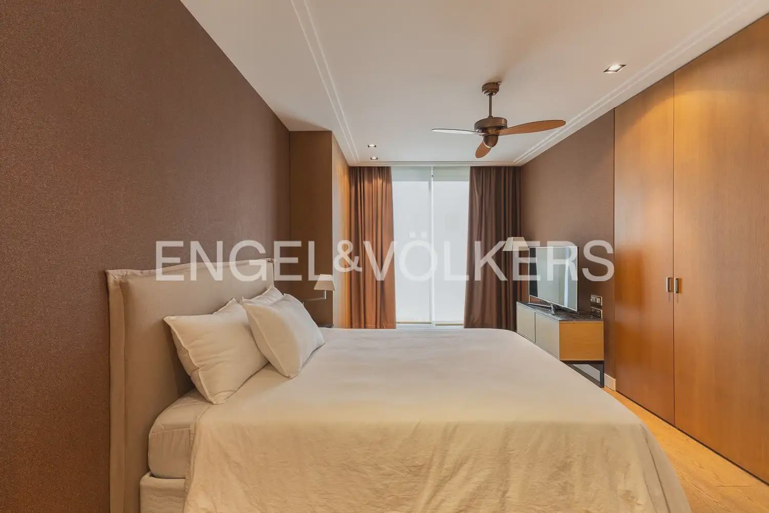 Piso de 4 habitaciones en València ciudad en venta con garaje - 1.290.000 € (Ref: 9897768)