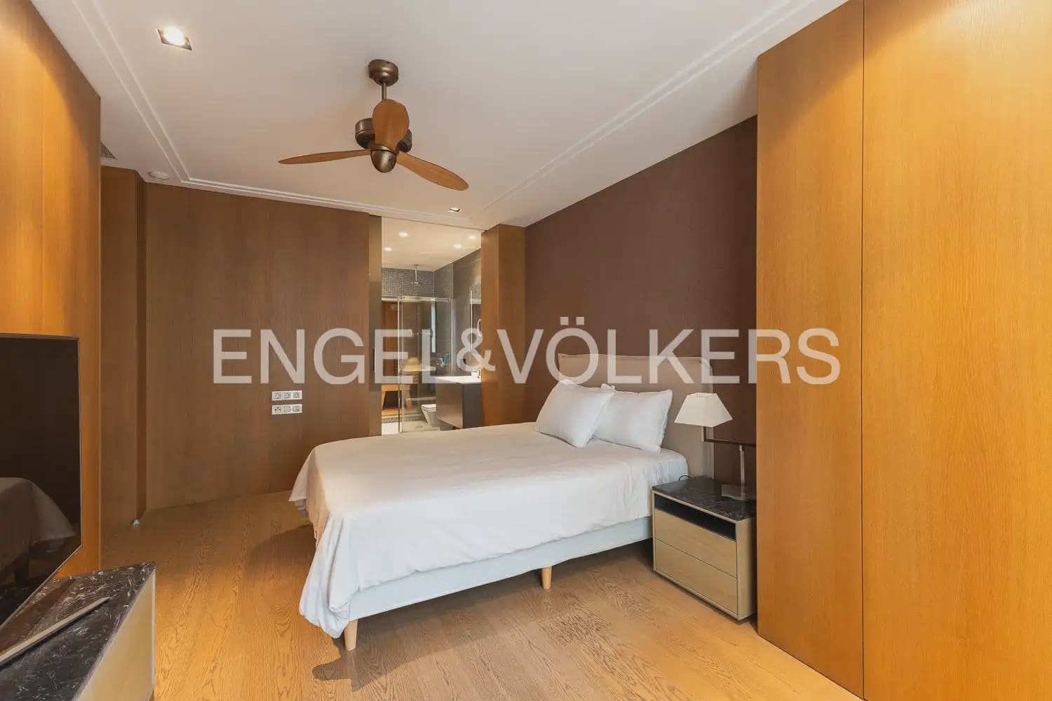 Piso de 4 habitaciones en València ciudad en venta con garaje - 1.290.000 € (Ref: 9897768)
