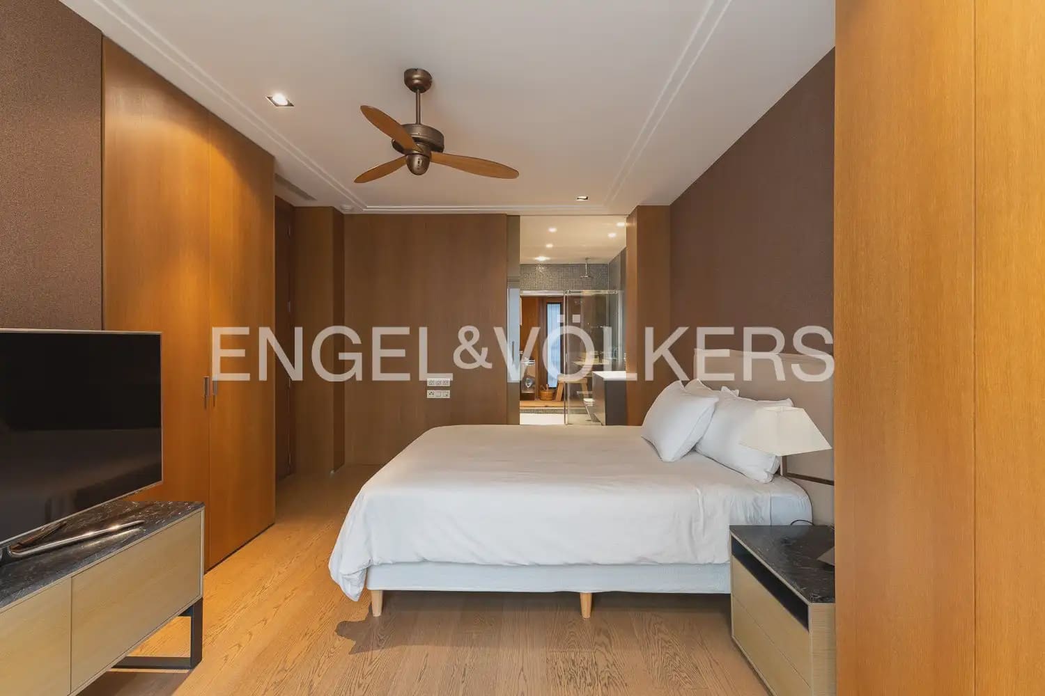 Piso de 4 habitaciones en València ciudad en venta con garaje - 1.290.000 € (Ref: 9897768)