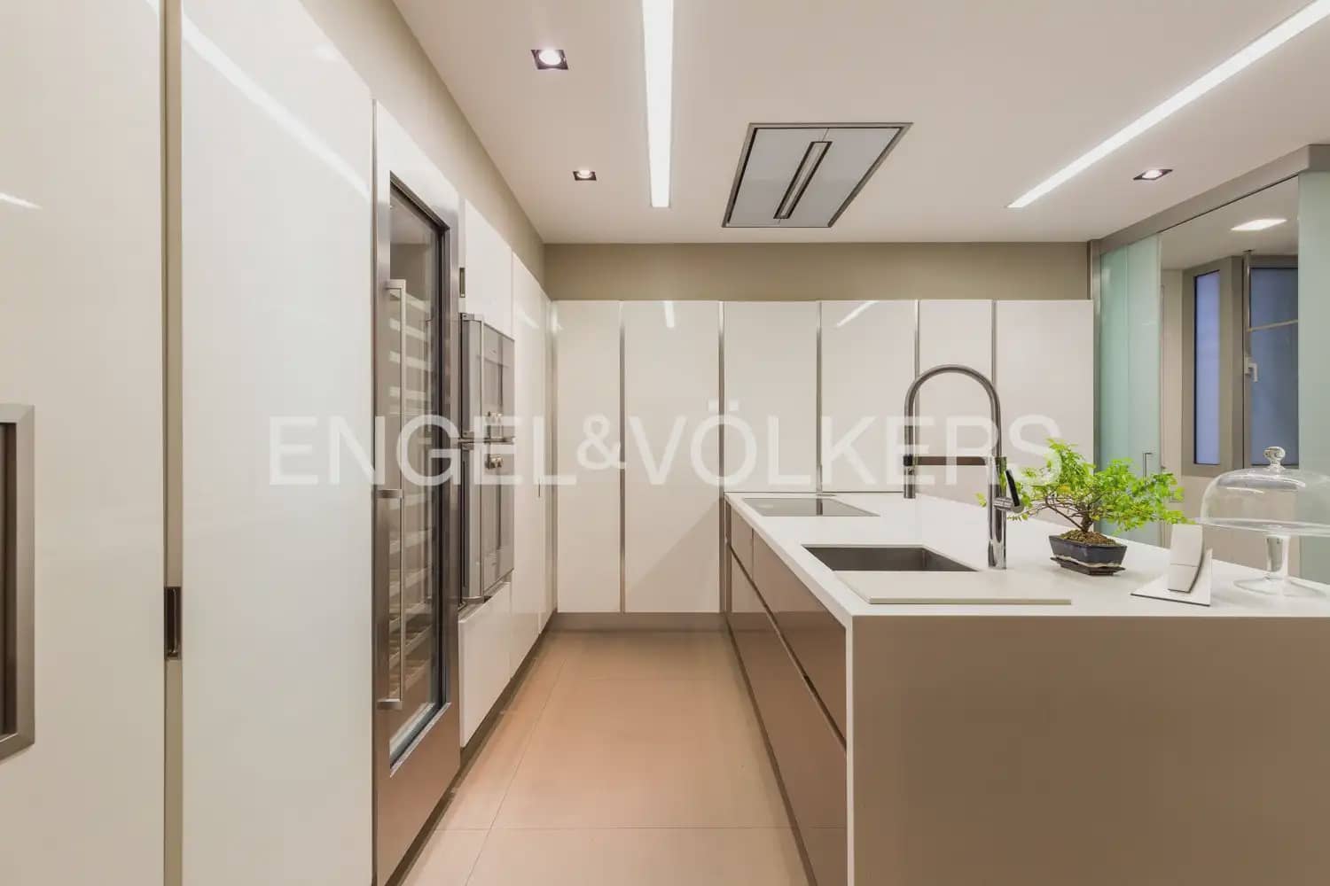 Piso de 4 habitaciones en València ciudad en venta con garaje - 1.290.000 € (Ref: 9897768)