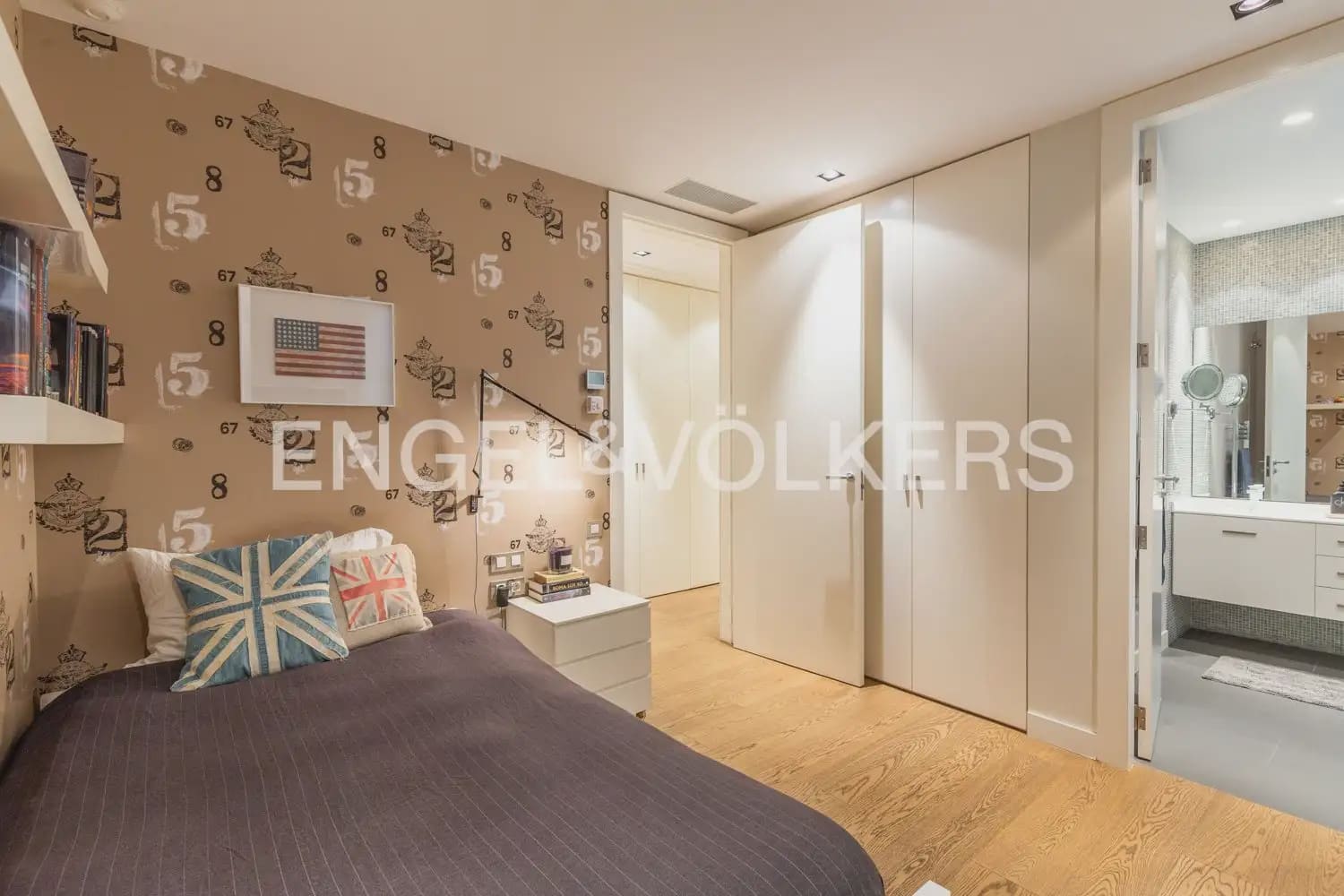 Piso de 4 habitaciones en València ciudad en venta con garaje - 1.290.000 € (Ref: 9897768)