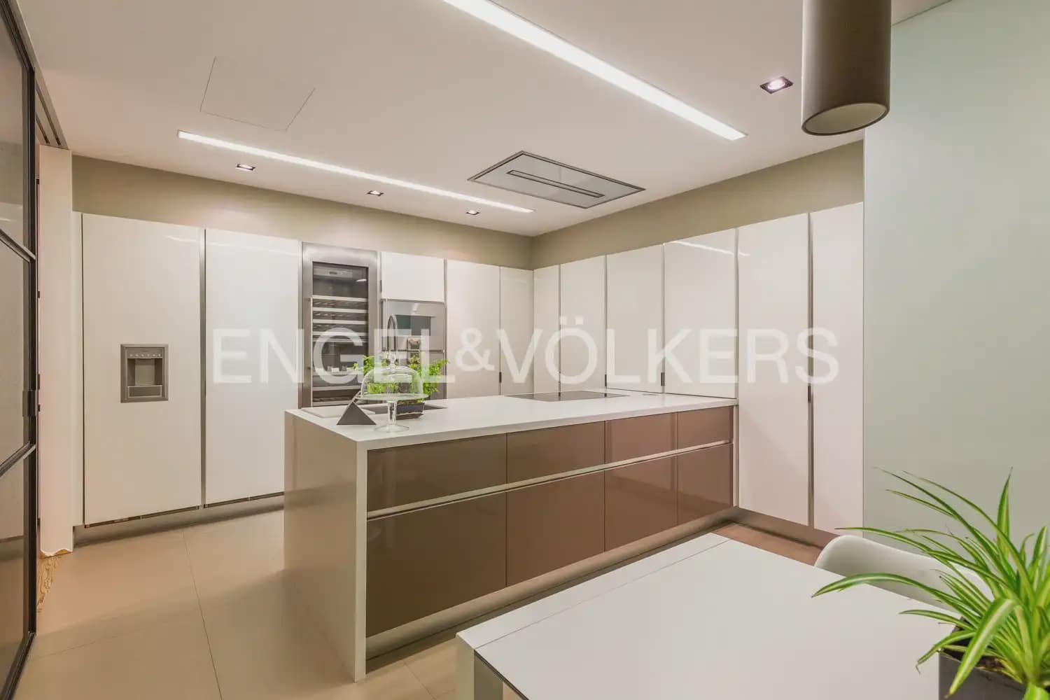 Piso de 4 habitaciones en València ciudad en venta con garaje - 1.290.000 € (Ref: 9897768)