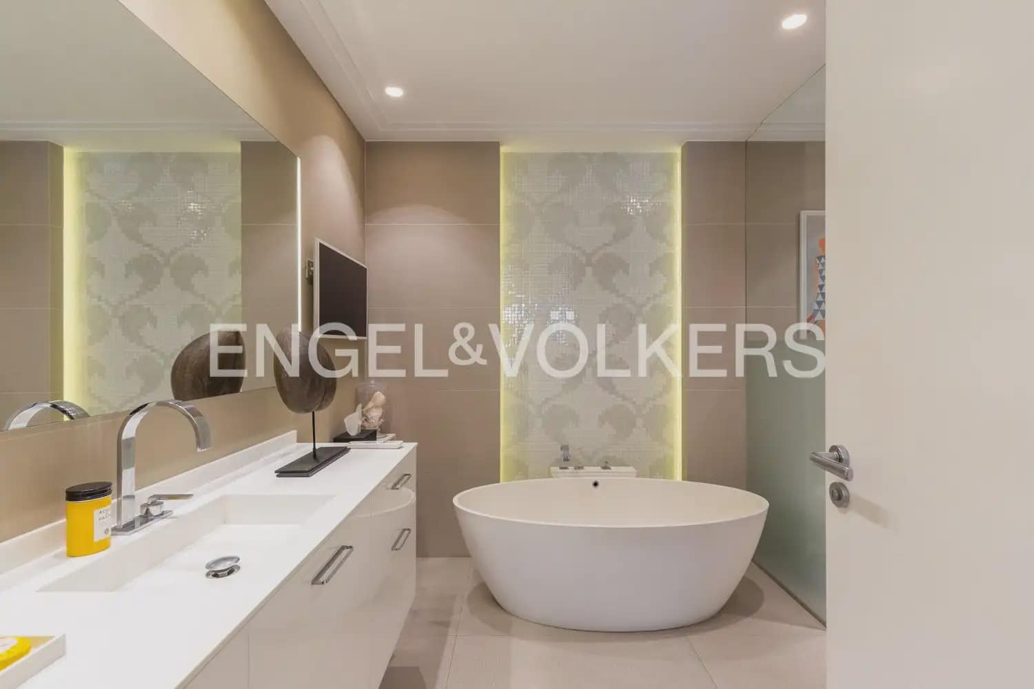 Piso de 4 habitaciones en València ciudad en venta con garaje - 1.290.000 € (Ref: 9897768)