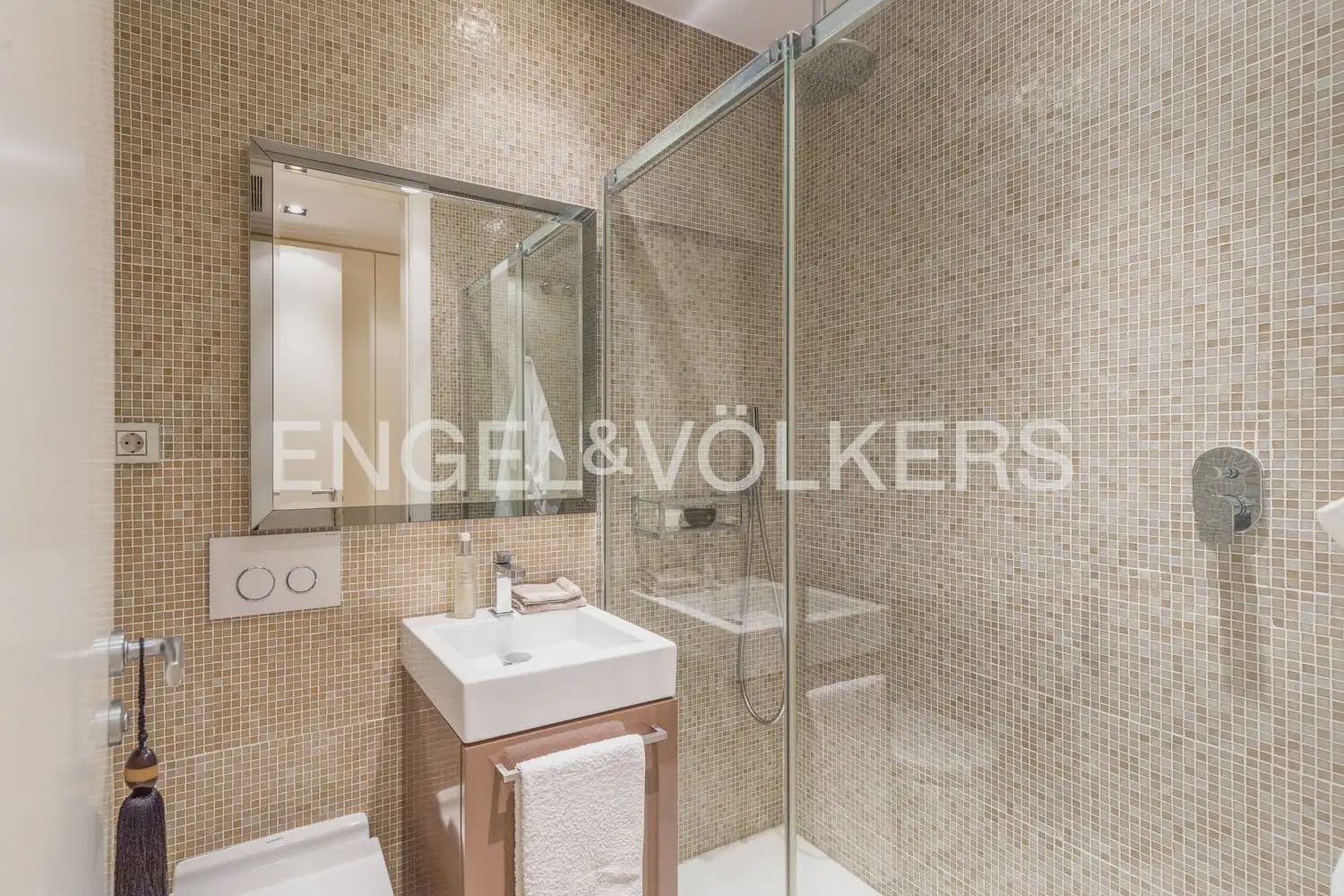 Piso de 4 habitaciones en València ciudad en venta con garaje - 1.290.000 € (Ref: 9897768)