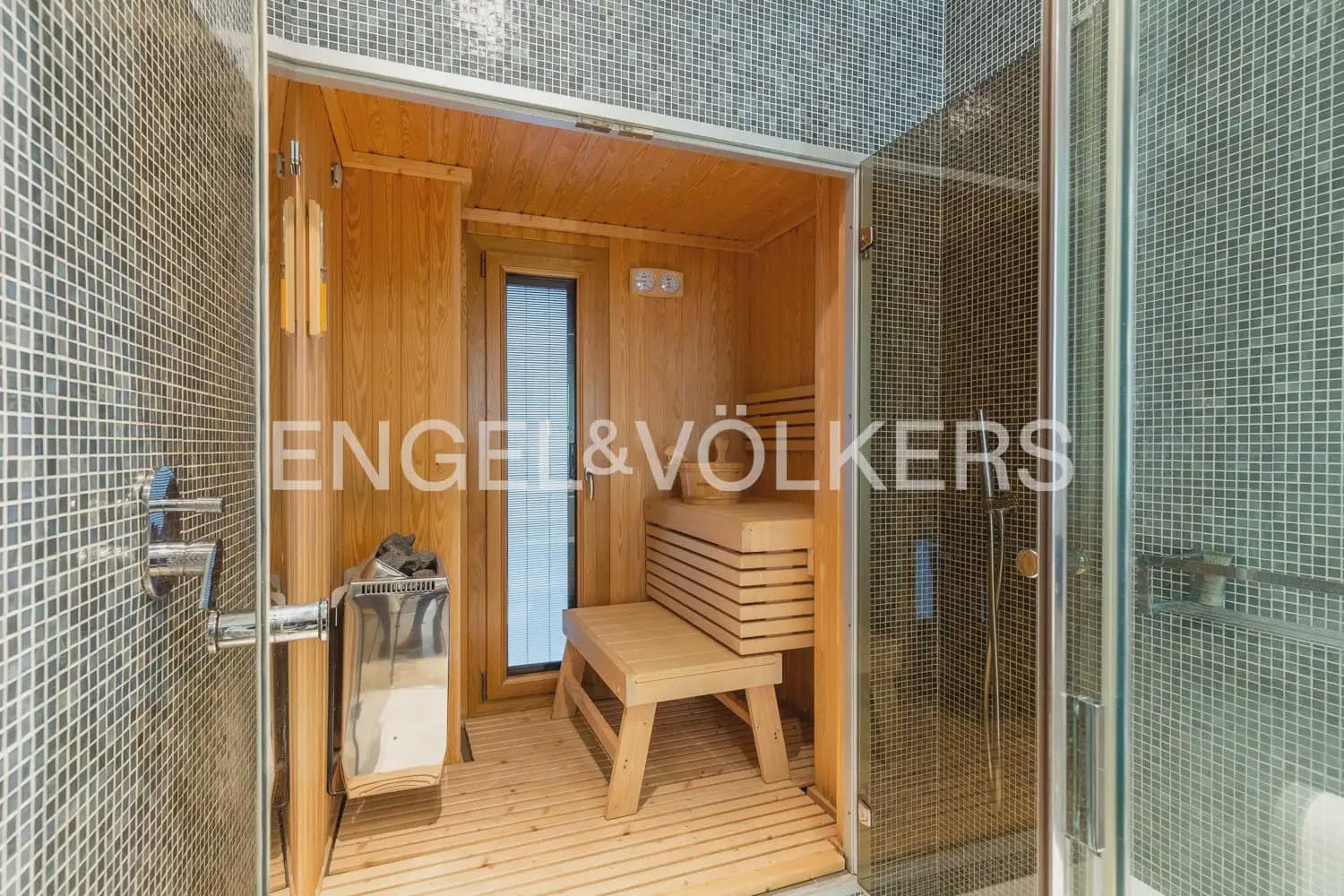 Piso de 4 habitaciones en València ciudad en venta con garaje - 1.290.000 € (Ref: 9897768)