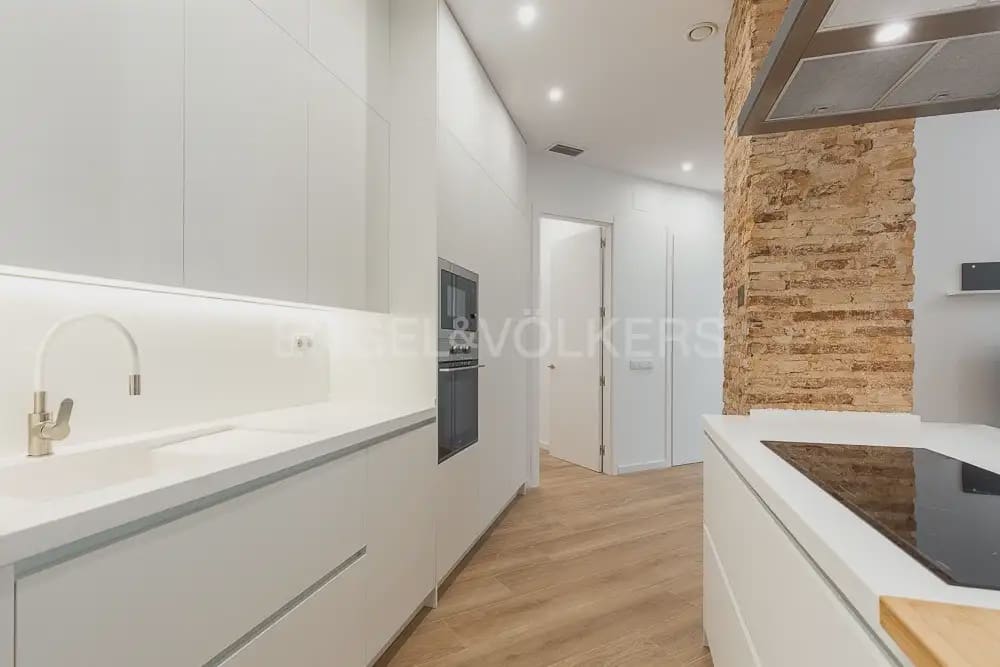 3 sypialnia Mieszkanie do wynajęcia w Miasto Walencja - 3 900 € (Ref: 9897770)