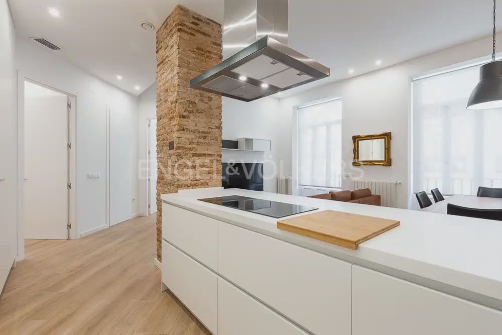3 sypialnia Mieszkanie do wynajęcia w Miasto Walencja - 3 900 € (Ref: 9897770)