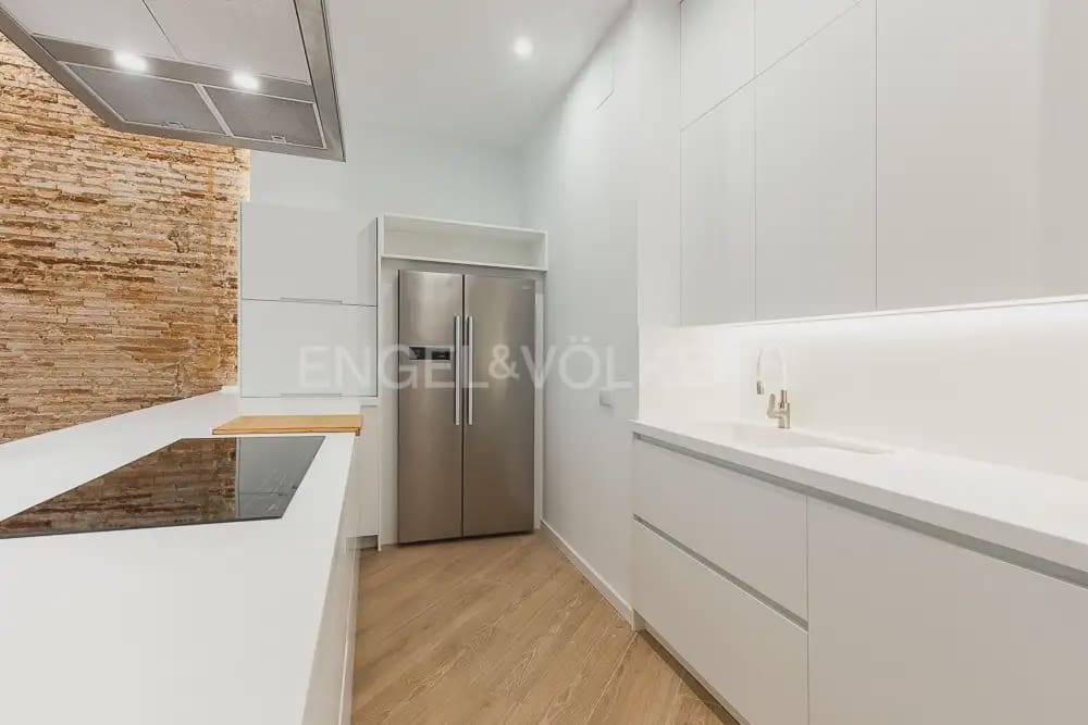 3 sypialnia Mieszkanie do wynajęcia w Miasto Walencja - 3 900 € (Ref: 9897770)