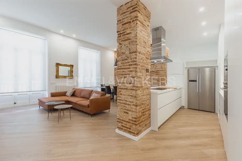 3 sypialnia Mieszkanie do wynajęcia w Miasto Walencja - 3 900 € (Ref: 9897770)