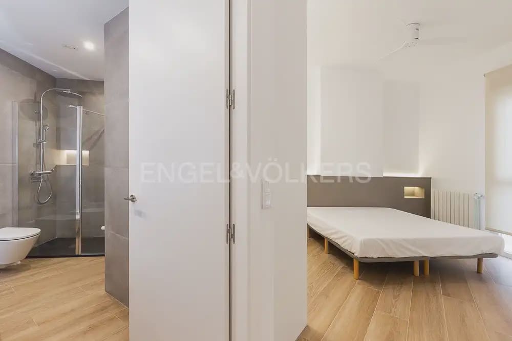 3 sypialnia Mieszkanie do wynajęcia w Miasto Walencja - 3 900 € (Ref: 9897770)