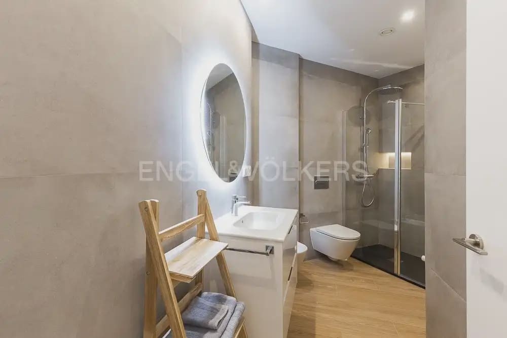3 sypialnia Mieszkanie do wynajęcia w Miasto Walencja - 3 900 € (Ref: 9897770)
