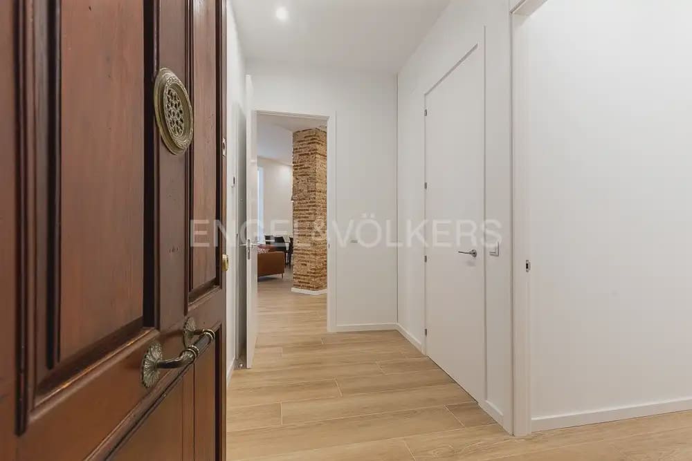 3 sypialnia Mieszkanie do wynajęcia w Miasto Walencja - 3 900 € (Ref: 9897770)