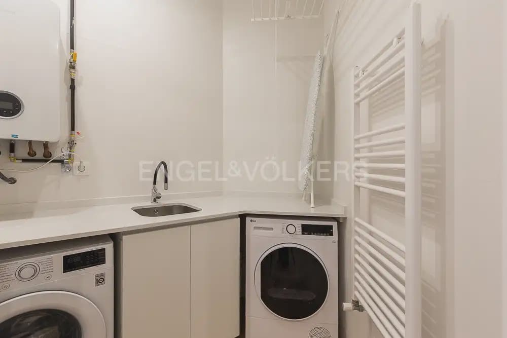 3 sypialnia Mieszkanie do wynajęcia w Miasto Walencja - 3 900 € (Ref: 9897770)