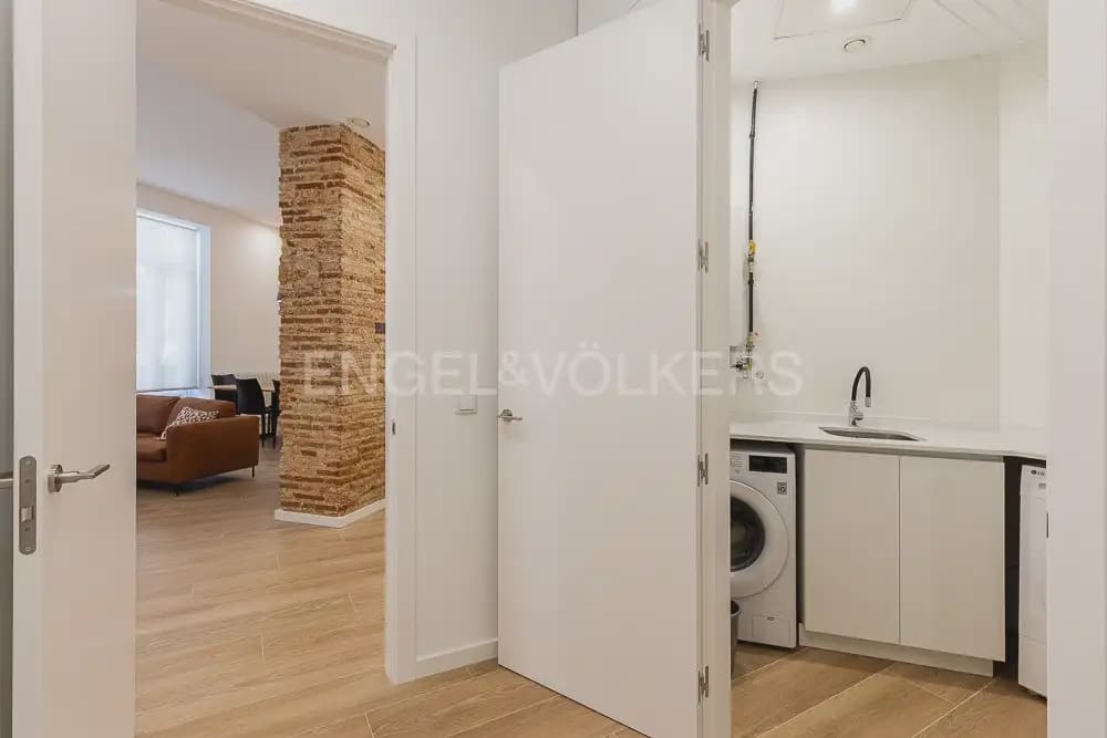 3 sypialnia Mieszkanie do wynajęcia w Miasto Walencja - 3 900 € (Ref: 9897770)