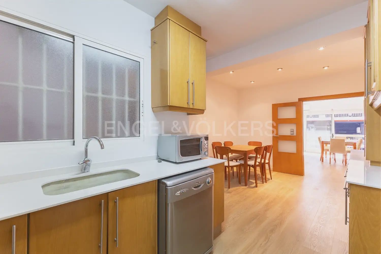 3 makuuhuone Asunto vuokrattavana paikassa Valencia kaupunki - 1 750 € (Ref: 9897771)